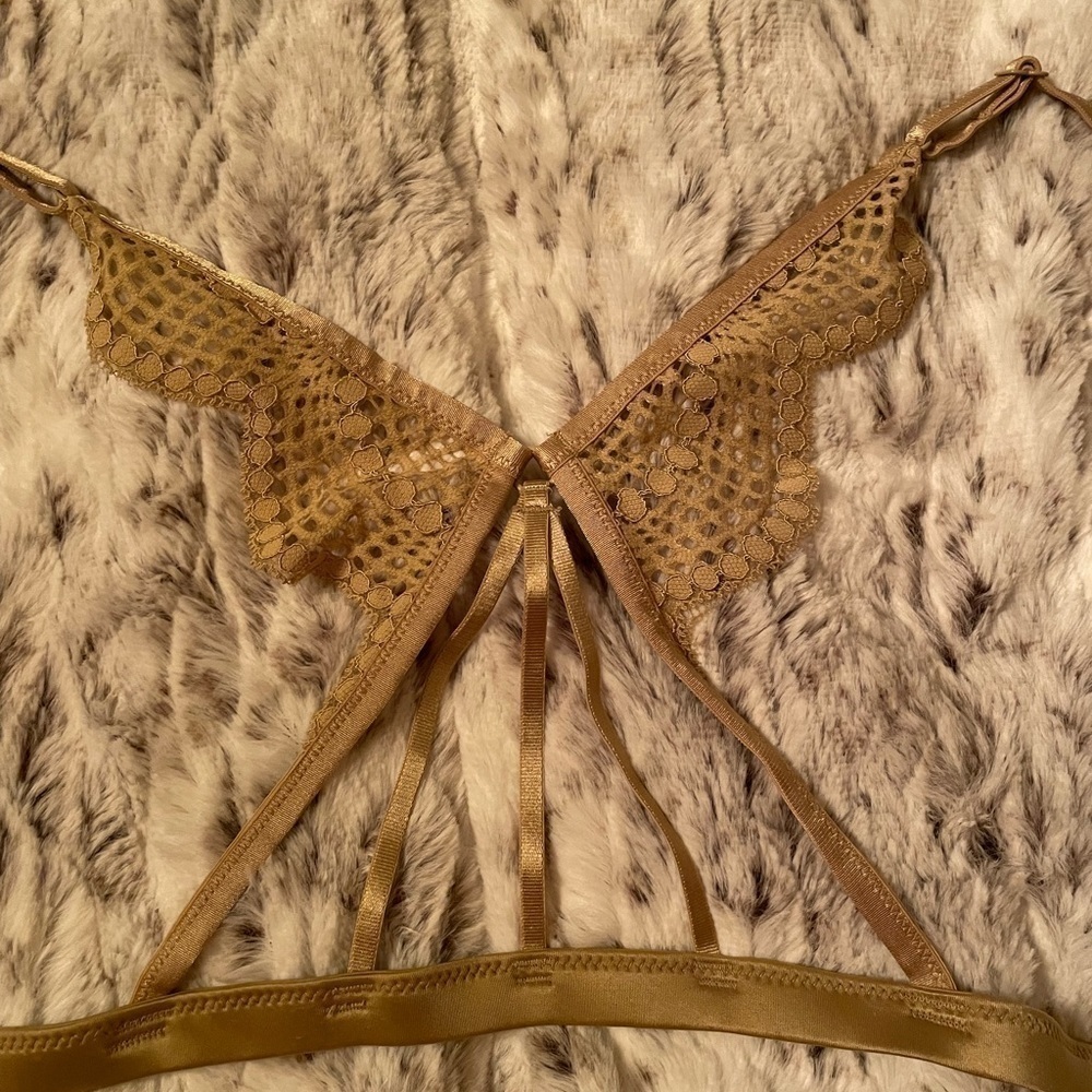 Victoria’s Secret Bralette Scalloped Lace VS Bralette Olive green Bralette 💸 🆕 - Picture 11 of 14